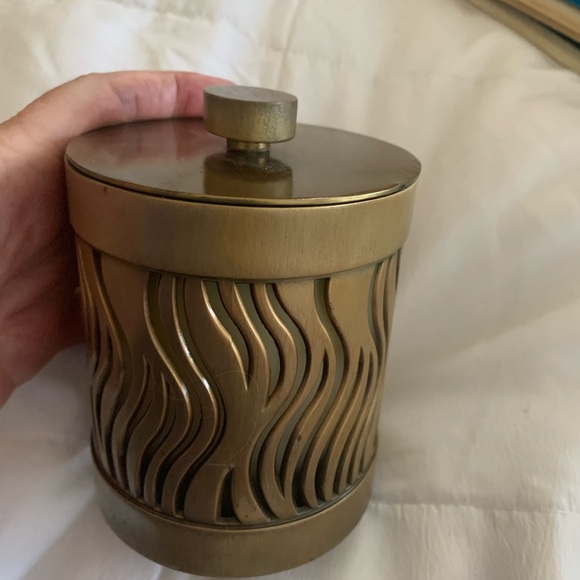 Must de Cartier Refillable Scented Candle - Picture 4 of 9